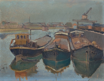 Boote im Hanauer Hafen, im Hintergrund Mainbrücke und Kräne.