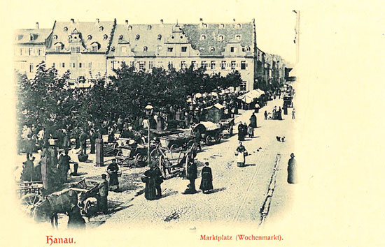 Marktplatz mit Hofapotheke