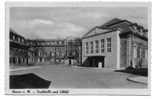 Schlossplatz Stadthalle und Schloß
